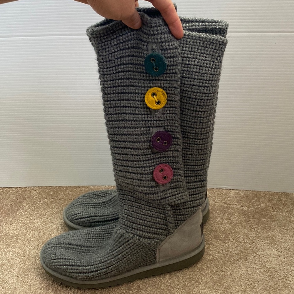 UGG Australia Cardy II Boots Knit Heathered Gray Multicolor Buttons Big Kids